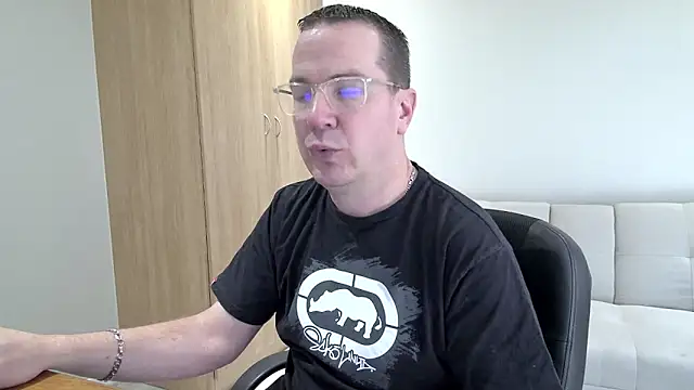 Snapshot of BrettJ81 chatting on September 19, 1:45 pm BrettJ81 online show from September 19, 1:45 pm