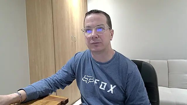 Snapshot of BrettJ81 chatting on September 25, 3:49 pm BrettJ81 online show from September 25, 3:49 pm