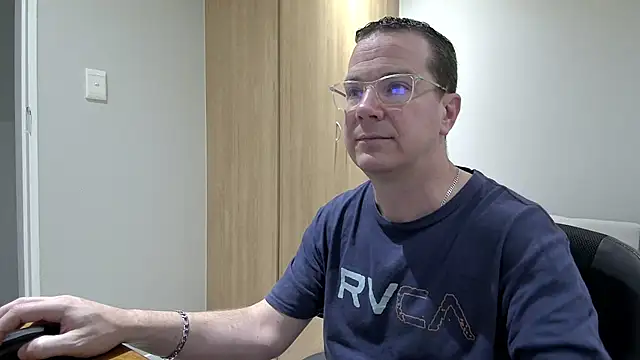 Snapshot of BrettJ81 chatting on October 8, 4:04 pm BrettJ81 online show from October 8, 4:04 pm