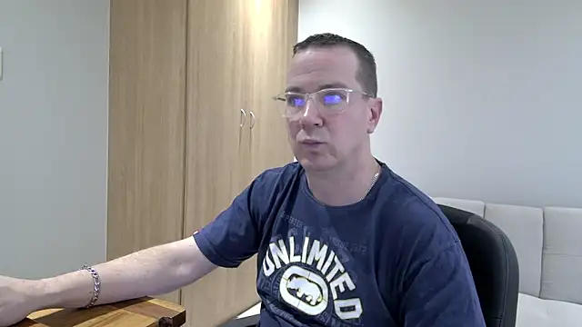 Snapshot of BrettJ81 chatting on October 10, 2:49 pm BrettJ81 online show from October 10, 2:49 pm