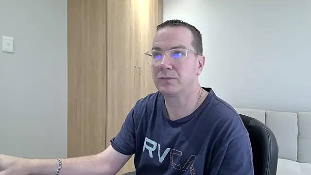 Snapshot of BrettJ81 chatting on October 12, 1:21 pm BrettJ81 online show from October 12, 1:21 pm