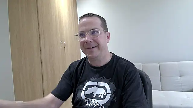 Snapshot of BrettJ81 chatting on October 13, 3:01 pm BrettJ81 online show from October 13, 3:01 pm