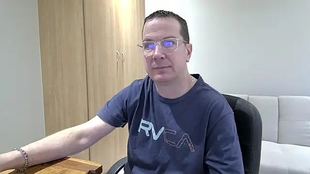 Snapshot of BrettJ81 chatting on October 21, 3:57 pm BrettJ81 online show from October 21, 3:57 pm