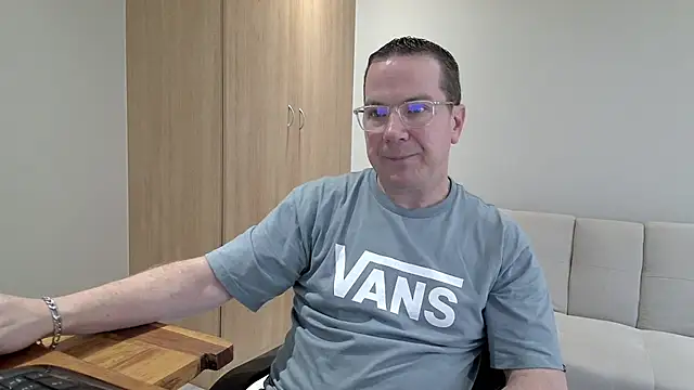 Snapshot of BrettJ81 chatting on November 2, 1:46 pm BrettJ81 online show from November 2, 1:46 pm