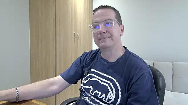 Snapshot of BrettJ81 chatting on November 25, 3:01 pm BrettJ81 online show from November 25, 3:01 pm