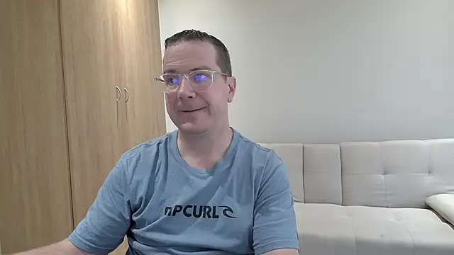 Snapshot of BrettJ81 chatting on November 26, 2:51 pm BrettJ81 online show from November 26, 2:51 pm