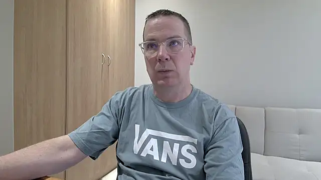 Snapshot of BrettJ81 chatting on December 4, 2:37 pm BrettJ81 online show from December 4, 2:37 pm