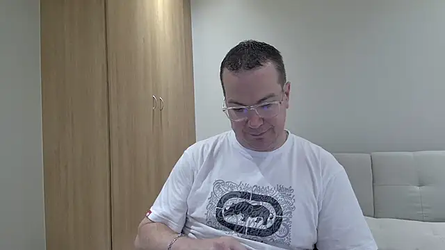 Snapshot of BrettJ81 chatting on December 14, 1:49 pm BrettJ81 online show from December 14, 1:49 pm