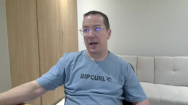 Snapshot of BrettJ81 chatting on January 9, 1:14 pm BrettJ81 online show from January 9, 1:14 pm