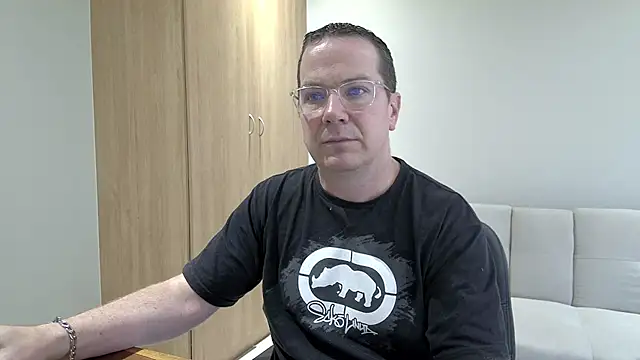 Snapshot of BrettJ81 chatting on January 12, 2:11 pm BrettJ81 online show from January 12, 2:11 pm