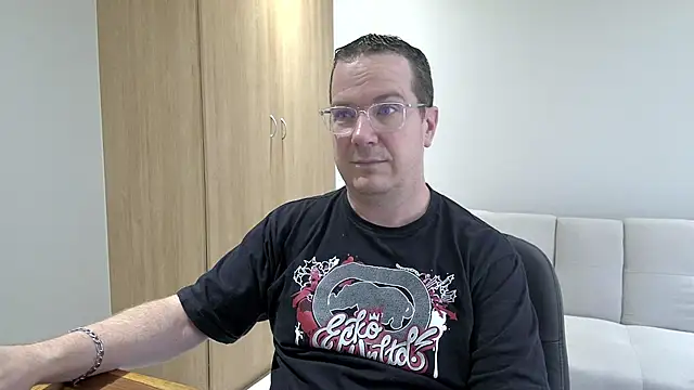 Snapshot of BrettJ81 chatting on January 16, 1:15 pm BrettJ81 online show from January 16, 1:15 pm