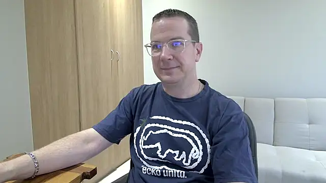 Snapshot of BrettJ81 chatting on February 3, 2:44 pm BrettJ81 online show from February 3, 2:44 pm