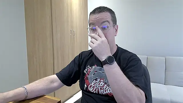 Snapshot of BrettJ81 chatting on February 9, 2:21 pm BrettJ81 online show from February 9, 2:21 pm