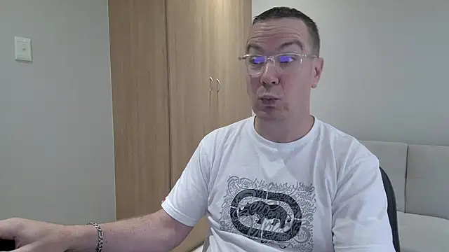 Snapshot of BrettJ81 chatting on February 18, 2:46 pm BrettJ81 online show from February 18, 2:46 pm