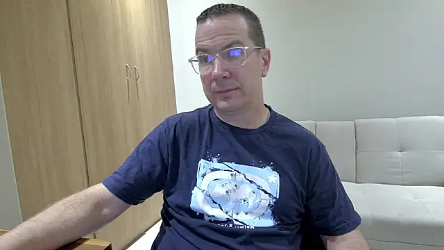 BrettJ81 online show from March 31, 5:13 pm