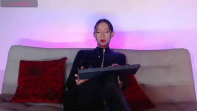 Snapshot of alicee_salvatore chatting on March 21, 2:39 am alicee salvatore online show from March 21, 2:39 am