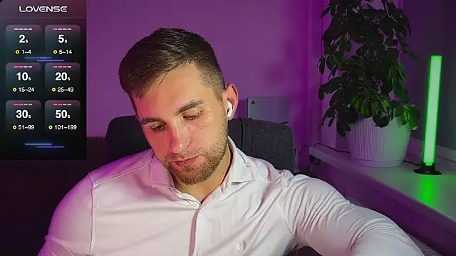 Snapshot of Sweeet__boy chatting on October 13, 9:37 pm Sweeet  boy online show from October 13, 9:37 pm