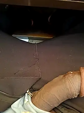 u wan me online show from February 9, 4:27 am