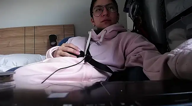 adrogynous pandora online show from January 27, 12:48 pm