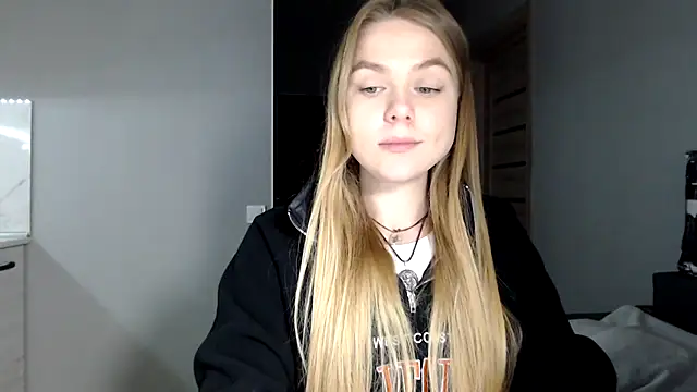 Snapshot of Sunbeam_ chatting on February 15, 6:59 pm Sunbeam online show from February 15, 6:59 pm