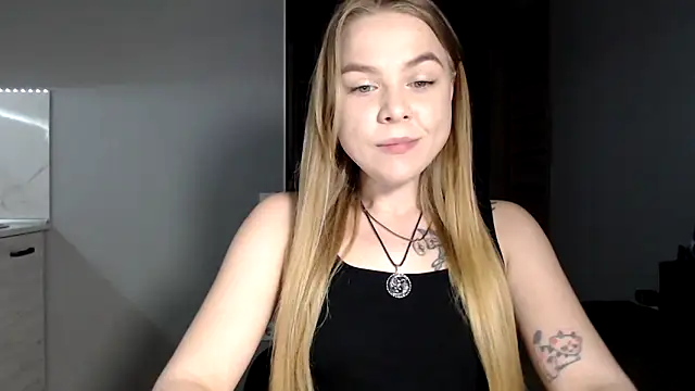 Snapshot of Sunbeam_ chatting on April 1, 7:55 pm Sunbeam online show from April 1, 7:55 pm