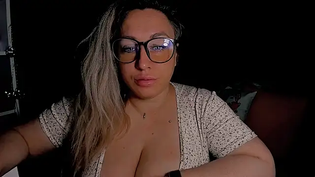 CumOnMy Tits online show from April 29, 1:21 am