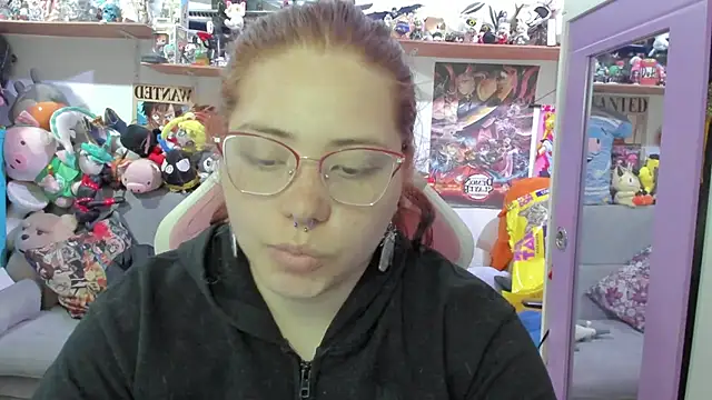 Snapshot of soficammy chatting on April 18, 10:21 pm soficammy online show from April 18, 10:21 pm