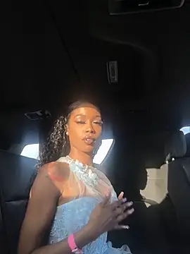 mismialove online show from May 13, 11:00 pm