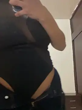 Snapshot of sofia_xxx02 chatting on October 5, 11:08 am sofia xxx02 online show from October 5, 11:08 am