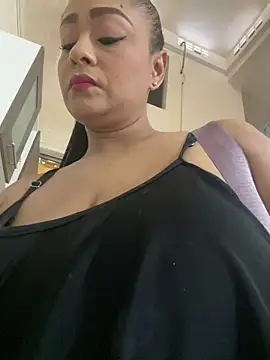 Snapshot of sofia_xxx02 chatting on October 10, 12:04 pm sofia xxx02 online show from October 10, 12:04 pm