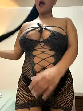 Snapshot of sofia_xxx02 chatting on October 24, 12:12 pm sofia xxx02 online show from October 24, 12:12 pm