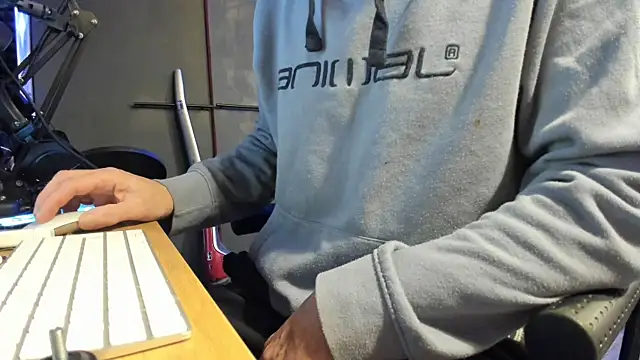 Snapshot of McPherson72 chatting on February 20, 3:56 am McPherson72 online show from February 20, 3:56 am