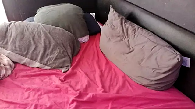 Snapshot of McPherson72 chatting on April 8, 11:32 am McPherson72 online show from April 8, 11:32 am