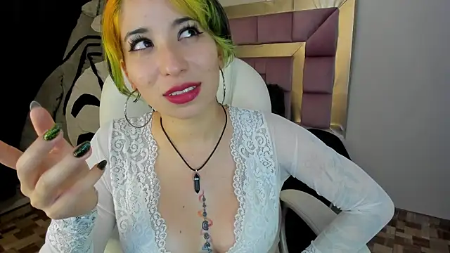 Snapshot of Laughing_Naty chatting on December 4, 7:50 am Laughing Naty online show from December 4, 7:50 am