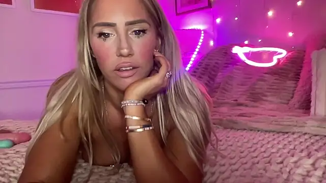 Fitnessbabe69 online show from February 22, 8:24 am