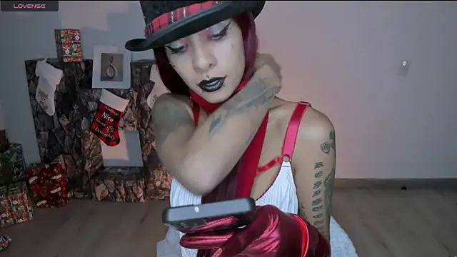 Snapshot of luci_fer_devil chatting on December 25, 7:03 am luci fer devil online show from December 25, 7:03 am