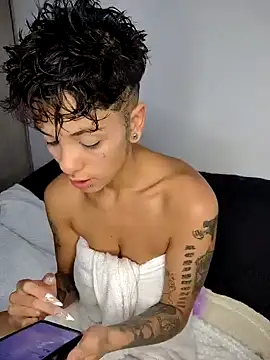 Snapshot of luci_fer_devil chatting on January 23, 2:02 am luci fer devil online show from January 23, 2:02 am