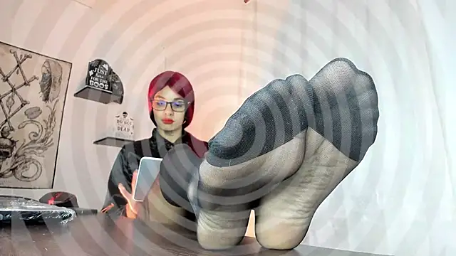 Snapshot of luci_fer_devil chatting on February 9, 12:06 am luci fer devil online show from February 9, 12:06 am