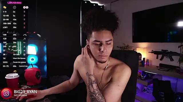 bigryann23 online show from January 5, 9:25 pm