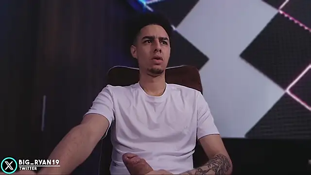 bigryann23 online show from February 17, 2:46 pm