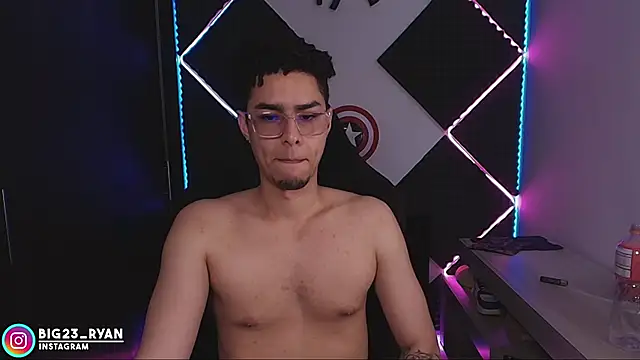 bigryann23 online show from May 10, 4:12 pm